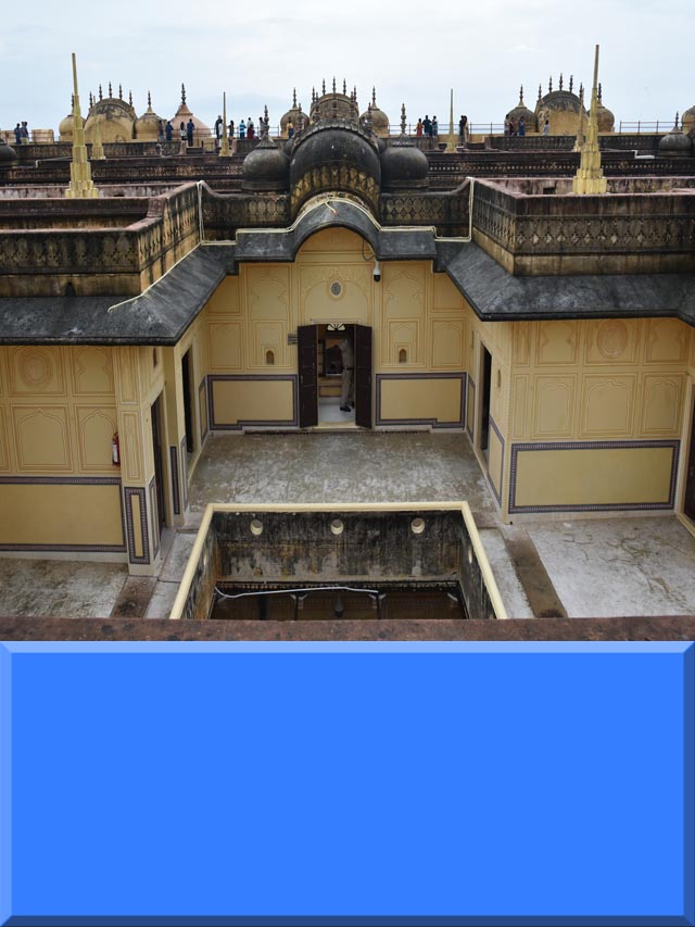 फतेह प्रकाश महल क्यों प्रसिद्ध है